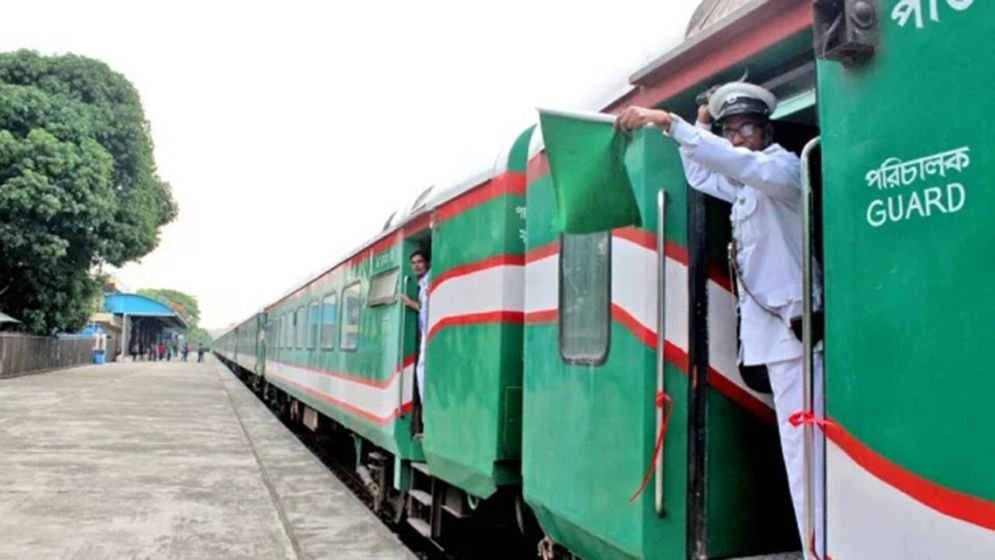 কর্মবিরতি প্রত্যাহার, দেশে ট্রেন চলাচল আবার শুরু