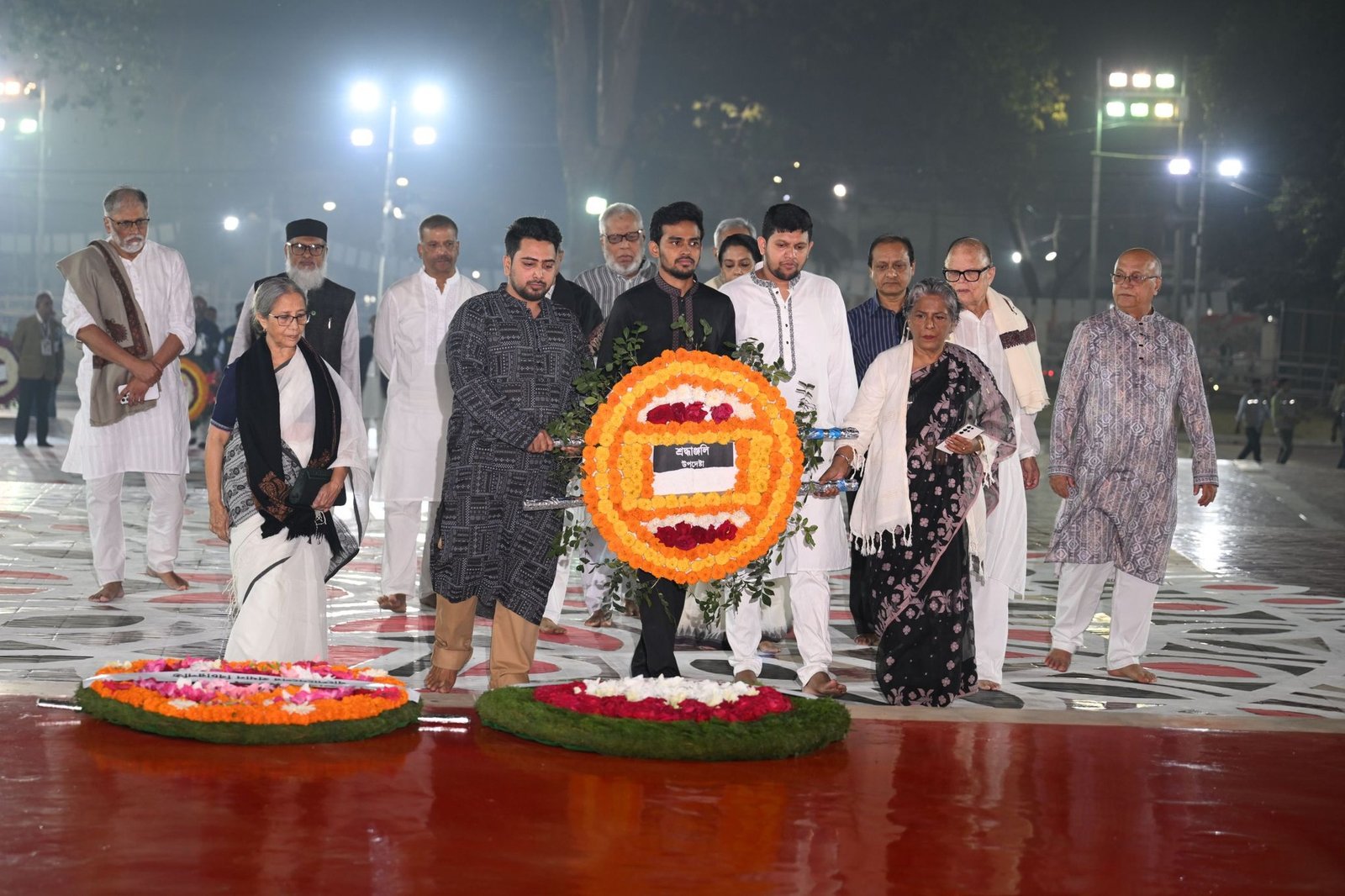 ভাষা শহীদদের প্রতি উপদেষ্টাদের শ্রদ্ধা নিবেদন