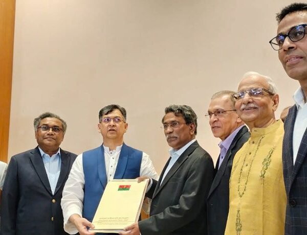 জাতীয় ঐকমত্য কমিশনের কাছে বিএনপির লিখিত মতামত জমা প্রদান