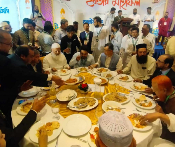 জাতীয় নাগরিক পার্টির ইফতার মাহফিলে একসঙ্গে রাজনৈতিক ও ধর্মীয়…