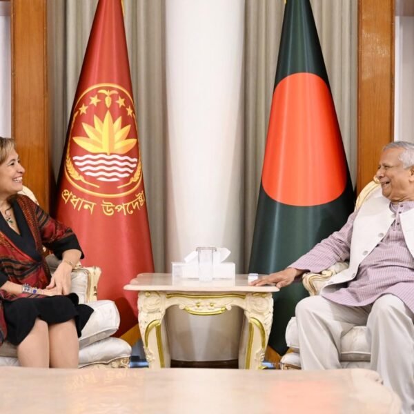 ইউনেস্কোর মেক্সিকান প্রার্থী গ্যাব্রিয়েলা রামোস পাতিনা প্রধান উপদেষ্টার সাথে…