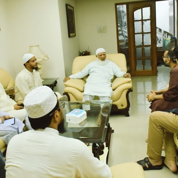 ব্যারিস্টার আব্দুর রাজ্জাক এর বাসায় জামায়াতের আমীর