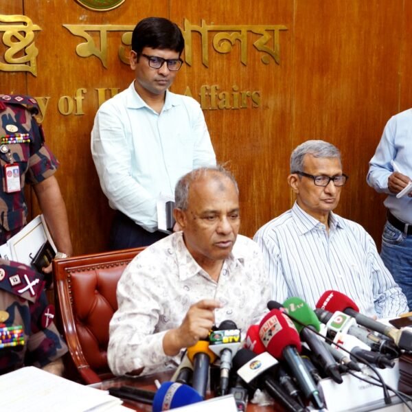 পুলিশের হাতে থাকবে না মারণাস্ত্র ও র‍্যাব পুনর্গঠনে পাঁচ…