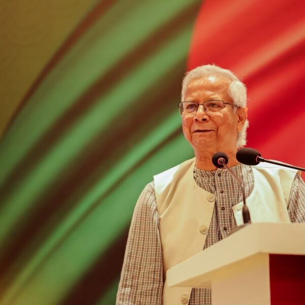 বাংলাদেশকে ম্যানুফ্যাকচারিং হাব বানাতে চীনা বিনিয়োগকারীদের প্রতি প্রধান উপদেষ্টার…