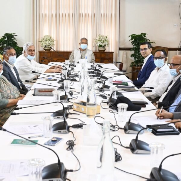 দেশের সকল সরকারি প্রতিষ্ঠানের ভবনের ছাদে সোলার প্যানেল বসানোর…