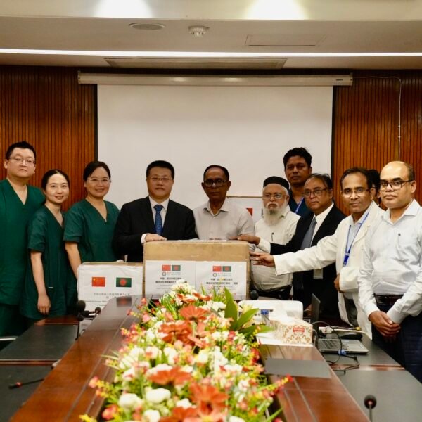 বিমান দুর্ঘটনায় আহতদের সহায়তায় চীনের জরুরি চিকিৎসা সহায়তা সামগ্রী…