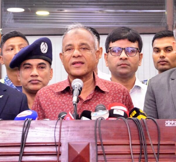 তৃতীয় টার্মিনালের জন্য জনবল নিরূপণ করতেই বিমানবন্দর পরিদর্শন- স্বরাষ্ট্র…