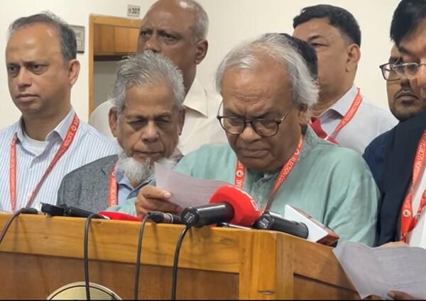 নির্বাচন কমিশনে আয়-ব্যয়ের হিসাব জমা দিল বিএনপি