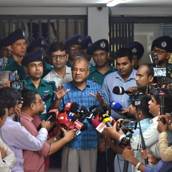 আওয়ামী লীগ অপকর্ম করতে চাইলে কোনভাবেই ছাড় দেয়া হবে…