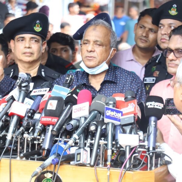 প্রধান উপদেষ্টার ঘোষিত সময় অনুযায়ী নির্বাচন অনুষ্ঠিত হবে: স্বরাষ্ট্র…