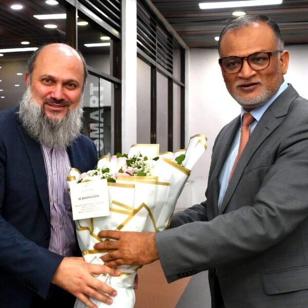 ৪ দিনের সফরে ঢাকায় পাকিস্তানের বাণিজ্যমন্ত্রী জাম কামাল খান