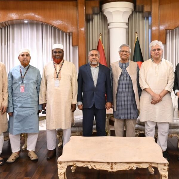 জামায়াতে ইসলামীর নেতারা প্রধান উপদেষ্টার সাথে সাক্ষাৎ করেছেন