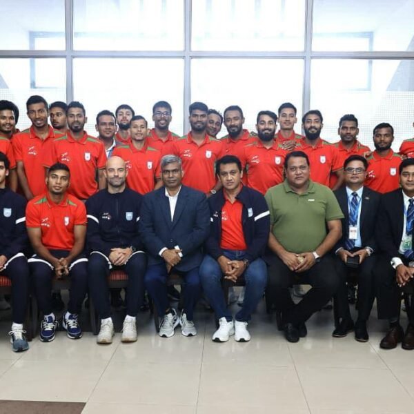 নেপালের কাঠমান্ডু থেকে জাতীয় ফুটবল দলসহ আটকে পড়া বাংলাদেশিদের…