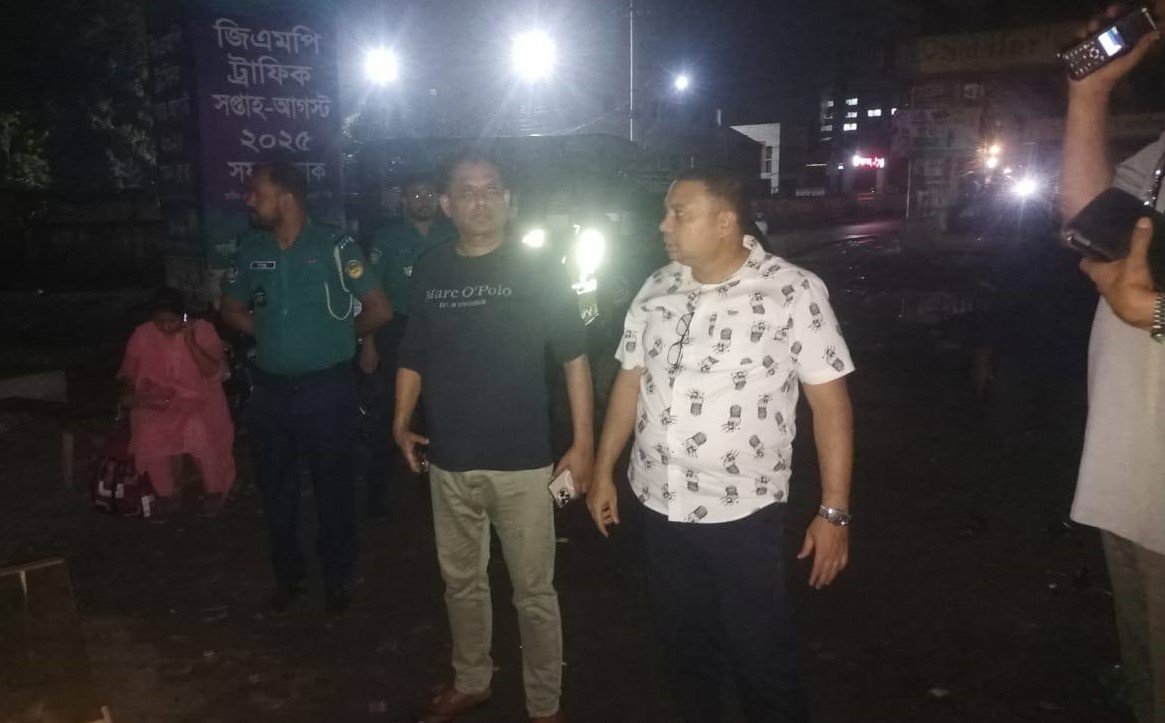 গাজীপুরে রাতের টহল কার্যক্রমে গাজীপুর মেট্রোপলিটন পুলিশের অতিরিক্ত পুলিশ…