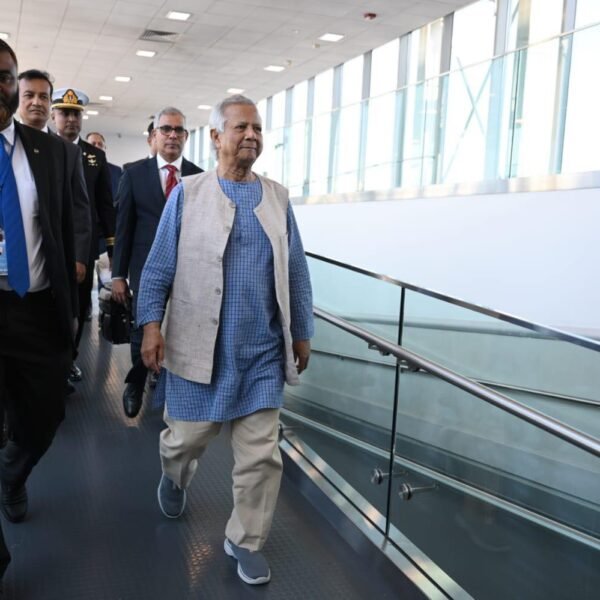 জাতিসংঘ সাধারণ পরিষদের অধিবেশনে যোগ দিতে নিউইয়র্কে পৌঁছেছেন প্রধান…
