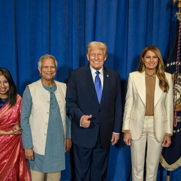 মার্কিন প্রেসিডেন্টের সংবর্ধনা অনুষ্ঠানে প্রধান উপদেষ্টা ও তাঁর কন্যার&hellip;