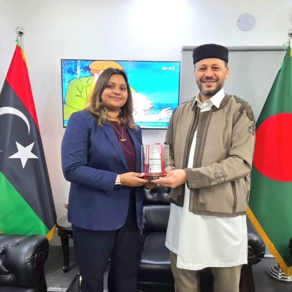 ঢাকায় লিবিয়ার রাষ্ট্রদূতের সাথে মালদ্বীপের হাইকমিশনার সাক্ষাৎ করেছেন