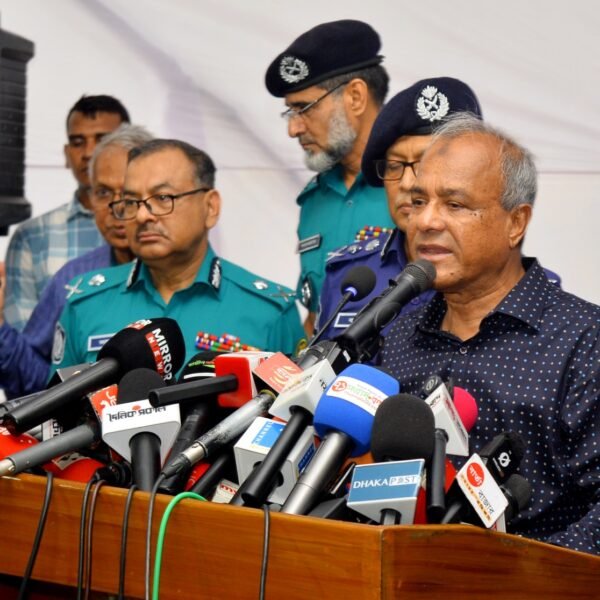 পুলিশ সদস্যদের কর্মপরিবেশ ও বাসস্থান উন্নয়নে সরকার কাজ করছে:…