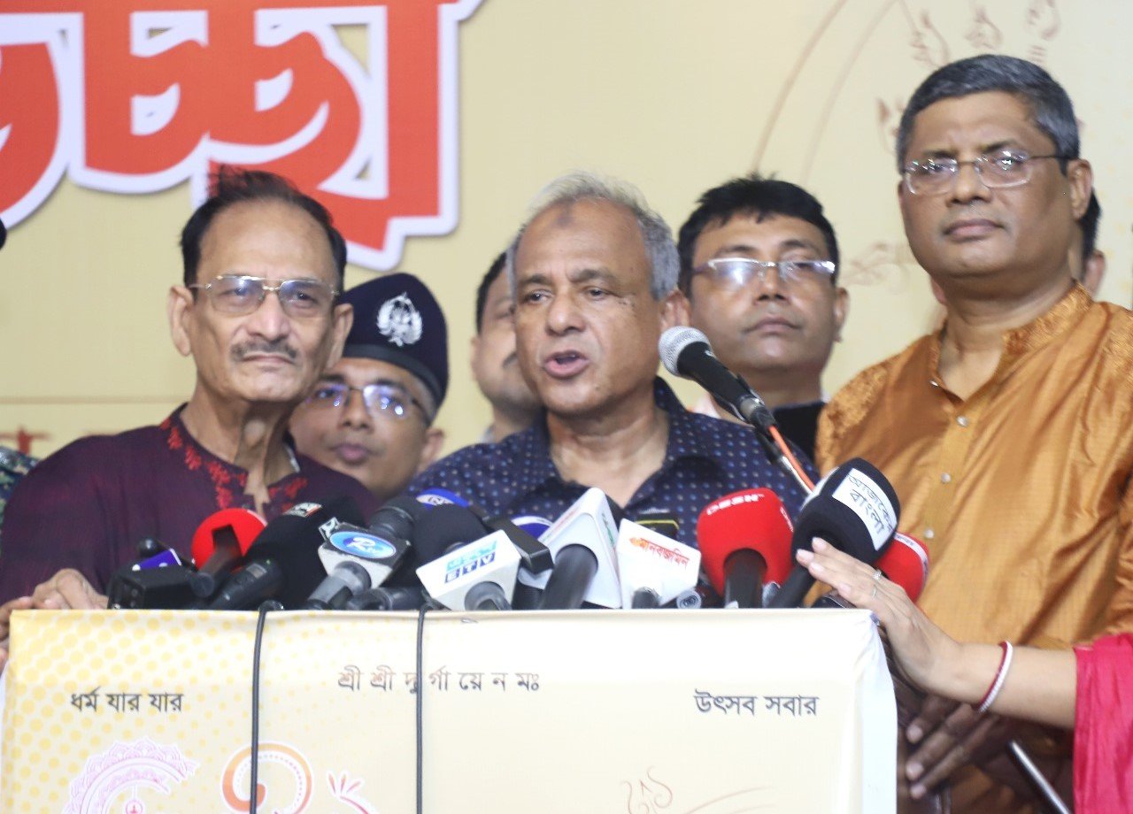 শারদীয় দুর্গাপূজা পবিত্রতা বজায় রেখে উদযাপনের আহ্বান স্বরাষ্ট্র উপদেষ্টার