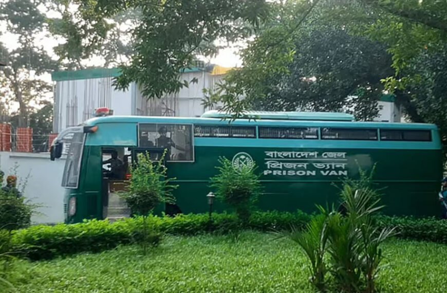 ১৫ সেনা কর্মকর্তাকে গ্রেপ্তার দেখিয়ে…