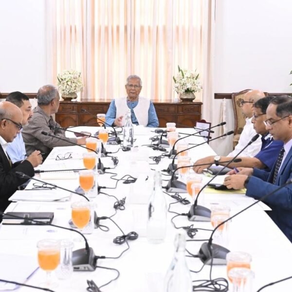 নির্বাচনে স্বচ্ছতা নিশ্চিতে দ্রুত বডি-ওর্ন ক্যামেরা ক্রয়ের নির্দেশ প্রধান…