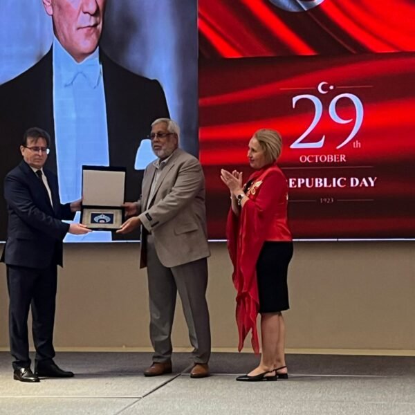 ঢাকায় তুরস্ক দূতাবাসে উৎসবমুখর পরিবেশে পালিত হলো তুরস্ক প্রজাতন্ত্রের…