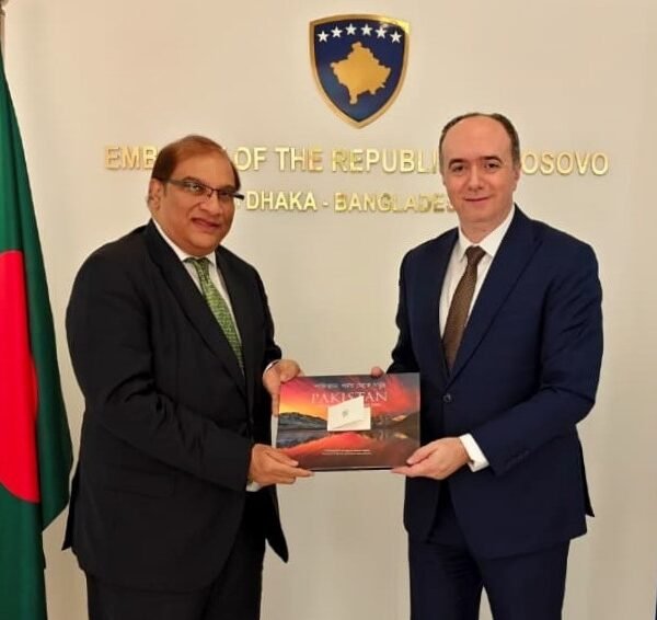 কসোভো রাষ্ট্রদূতের সাথে সৌজন্য সাক্ষাৎ করলেন পাকিস্তানের হাইকমিশনার