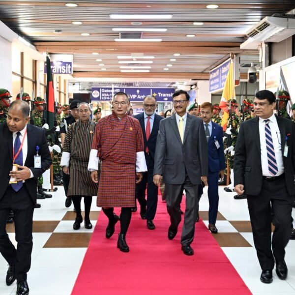 দুই দিনের সফর শেষ করে বাংলাদেশ ত্যাগ করেছেন ভুটানের…