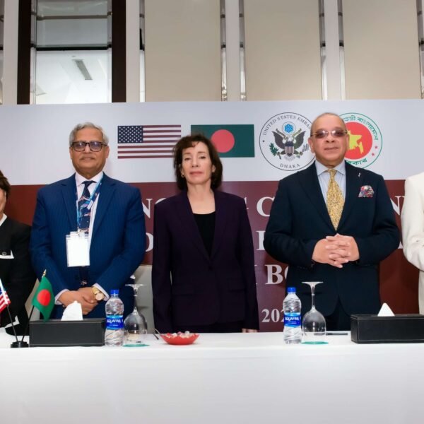 ঢাকায় আনুষ্ঠানিকভাবে উদ্বোধন হলো মানি লন্ডারিং বেঞ্চ বুক