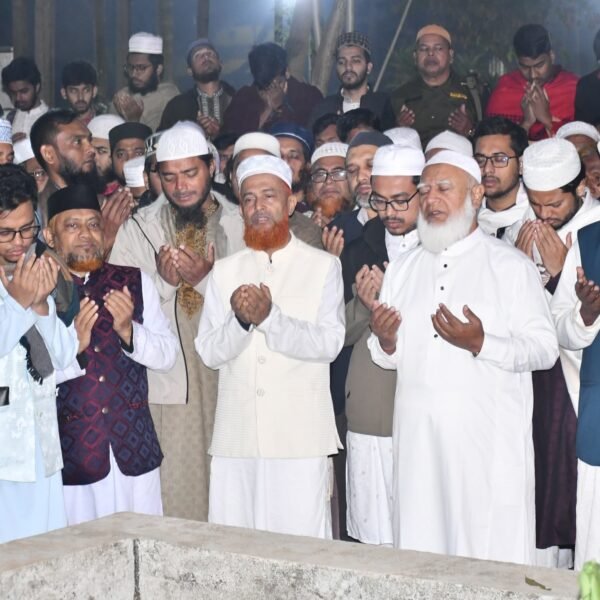 শহীদ শরীফ ওসমান হাদির কবর জিয়ারত করলেন জামায়াতে ইসলামীর&hellip;