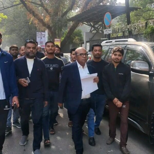 কক্সবাজার-৩ আসনে বিএনপির মনোনয়নপত্র সংগ্রহ করলেন লুৎফুর রহমান কাজল