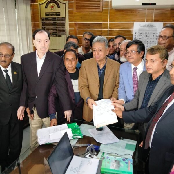 চট্টগ্রাম-১১ আসনে মনোনয়নপত্র জমা বিএনপির প্রার্থী আমীর খসরু মাহমুদ&hellip;