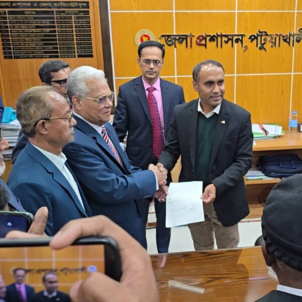 পটুয়াখালী-১ আসনে মনোনয়ন পত্র দাখিল করেছেন বিএনপির মনোনীত প্রার্থী&hellip;