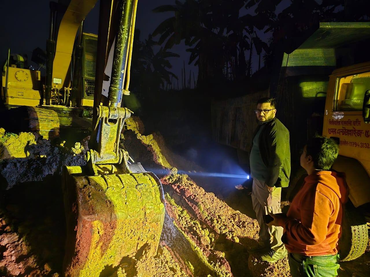 কালিয়াকৈরে অবৈধ মাটি কাটার বিরুদ্ধে অভিযান, ৩ জনকে আড়াই&hellip;