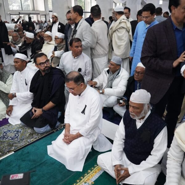 গুলশান আজাদ মসজিদে বেগম খালেদা জিয়ার রূহের মাগফিরাত কামনায়&hellip;