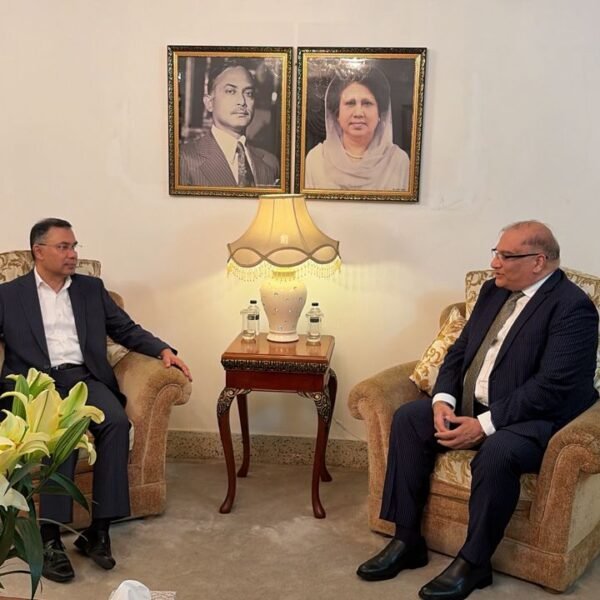 তারেক রহমানের সঙ্গে সৌজন্য সাক্ষাৎ করলেন বাংলা‌দে‌শে নিযুক্ত পাকিস্তানের&hellip;