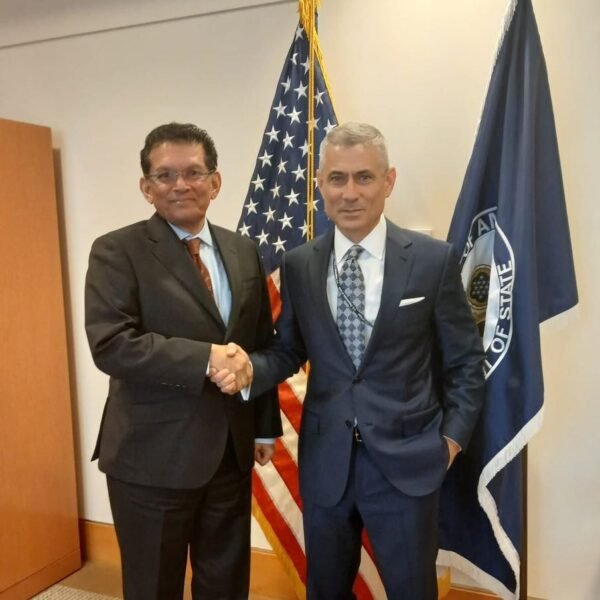 মার্কিন কর্মকর্তাদের সাথে সাক্ষাৎ করেছেন জাতীয় নিরাপত্তা উপদেষ্টা