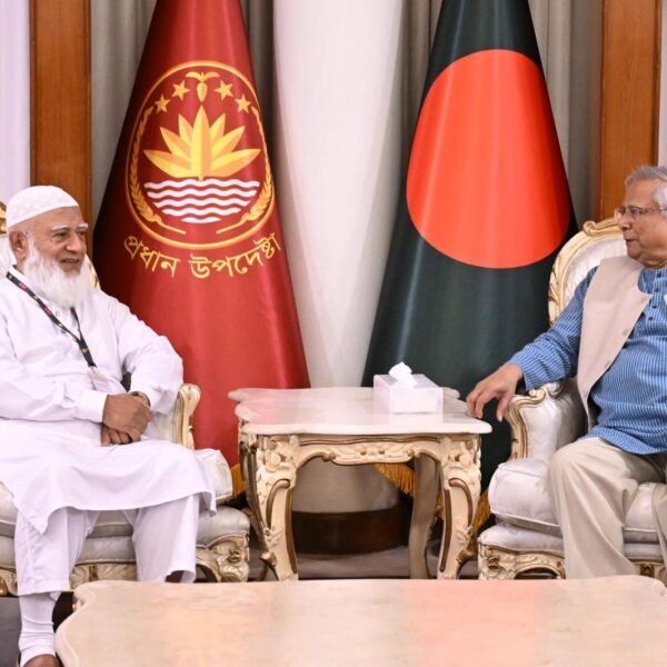 প্রধান উপদেষ্টার সঙ্গে সৌজন্য সাক্ষাৎ করলেন জামায়াতের আমীর