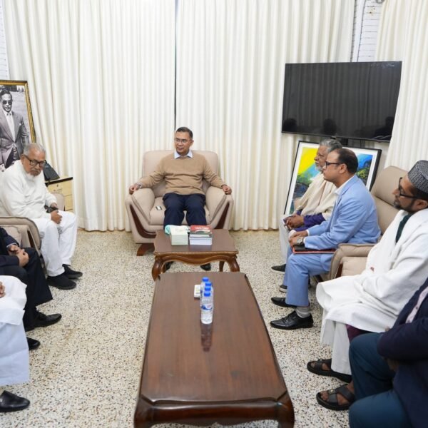 তারেক রহমানের সঙ্গে সৌজন্য সাক্ষাৎ করলেন ১২ দলীয় ও&hellip;