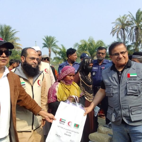 খুলনার দক্ষিণাঞ্চলে শীতবস্ত্র বিতরণ করল ইউএই দূতাবাস ও এমিরেটস…