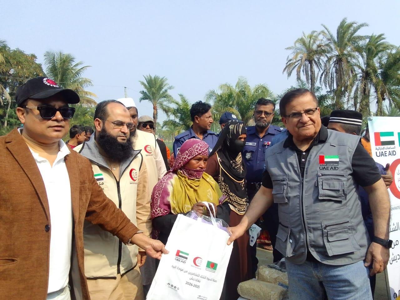 খুলনার দক্ষিণাঞ্চলে শীতবস্ত্র বিতরণ করল ইউএই দূতাবাস ও এমিরেটস&hellip;