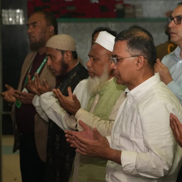 সিলেটে হযরত শাহ পরাণ (রহ.)-এর মাজার জিয়ারত করলেন তারেক&hellip;