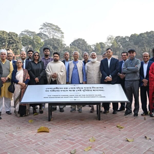 জুলাই গণ-অভ্যুত্থান স্মৃতি জাদুঘর পরিদর্শন করলেন প্রধান উপদেষ্টা