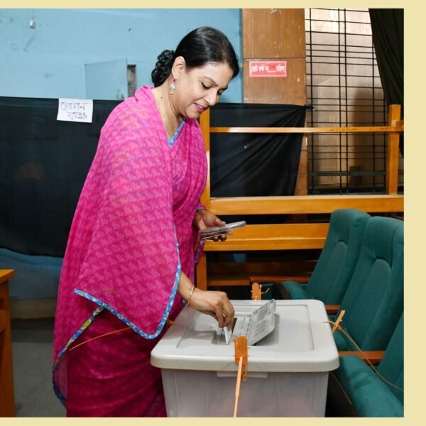 জনগণ স্বতঃস্ফূর্তভাবে ভোট প্রদান করছে : তথ্য উপদেষ্টা