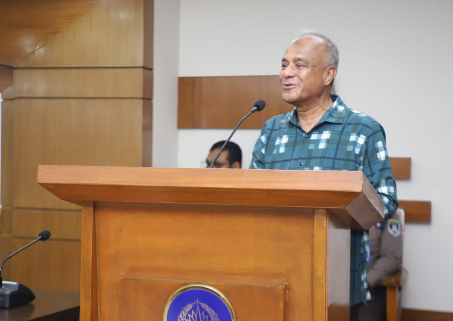 আইনশৃঙ্খলা রক্ষাকারী বাহিনীর নিরপেক্ষ ভূমিকার কারণে জাতীয় নির্বাচন প্রশংসিত হয়েছে: স্বরাষ্ট্র উপদেষ্টা