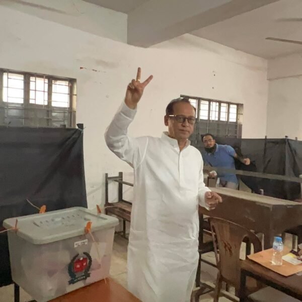 নিজ কেন্দ্রে ভোট দিলেন ঢাকা-১১ আসনে বিএনপি প্রার্থী ড.&hellip;