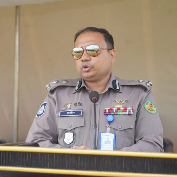 গণতন্ত্রের পথে ঐতিহাসিক সাক্ষী হতে যাচ্ছে বাংলাদেশ: ব্রিফিং প্যারেডে…