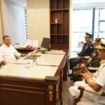 প্রধানমন্ত্রী তারেক রহমানের সঙ্গে সচিবালয়ে তিন বাহিনীর প্রধানদের সৌজন্য সাক্ষাৎ