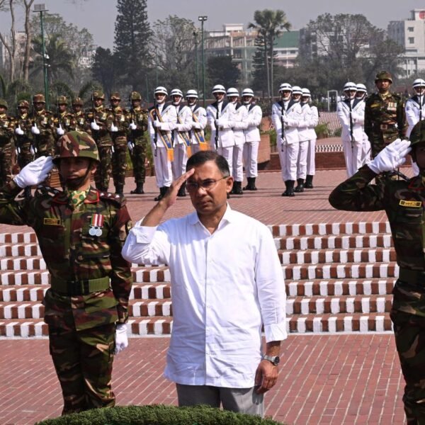 জাতীয় স্মৃতিসৌধে শহীদদের প্রতি শ্রদ্ধা নিবেদন করলেন প্রধানমন্ত্রী তারেক&hellip;