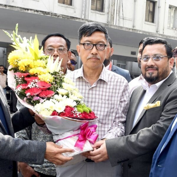 সচিবালয়ে দায়িত্বভার গ্রহণ করলেন নবনিযুক্ত পার্বত্য চট্টগ্রাম বিষয়ক মন্ত্রী…